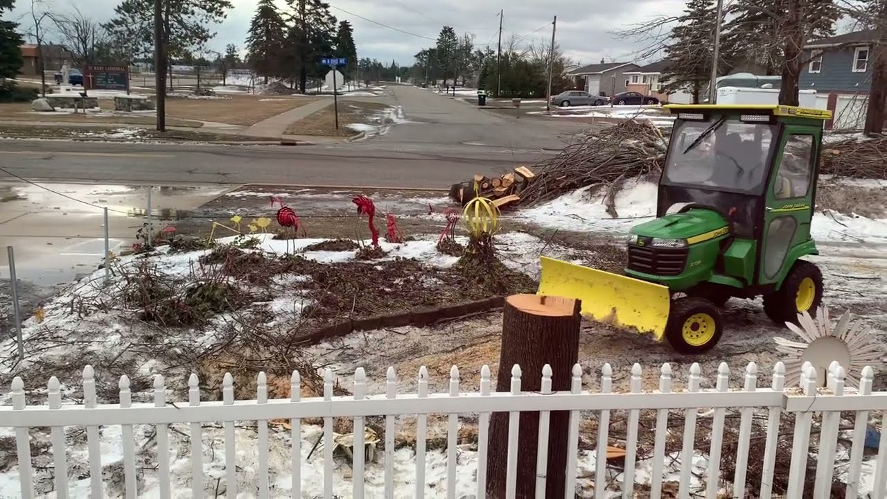 Gaylord,MI ice storm Thursday cleanup. April 3rd 2025