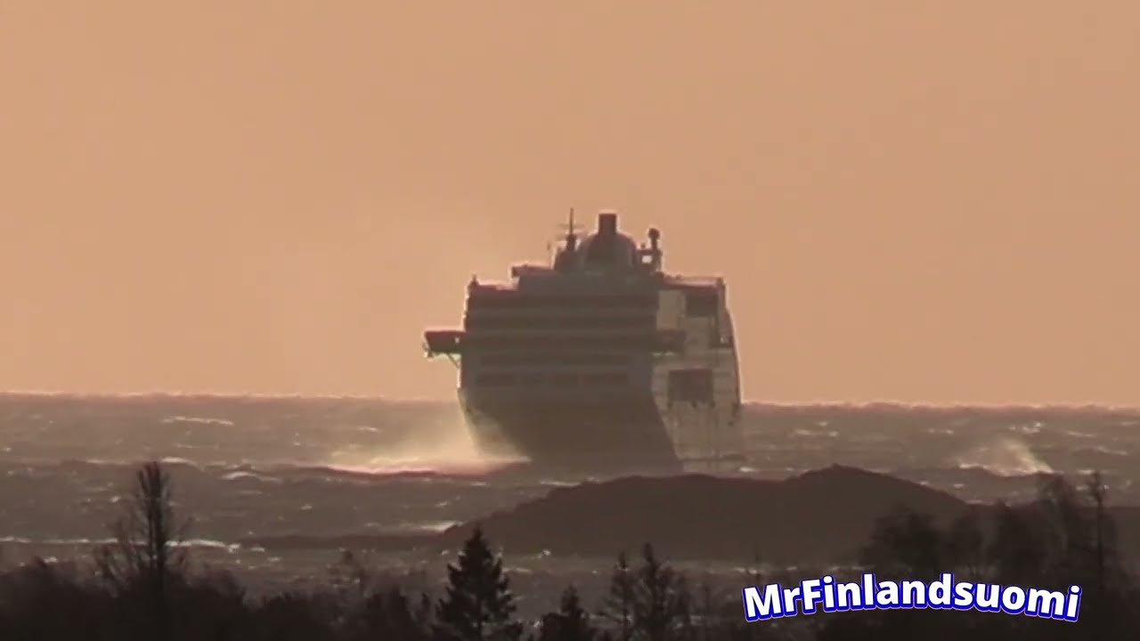 Storm For Viking Grace & Glory At Mariehamn 27 December 2025