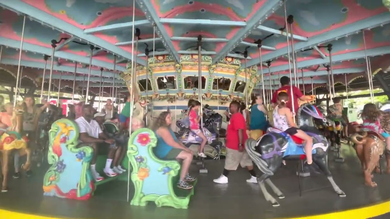 Carousel and Wurlitzer 153 band organ at Kennywood