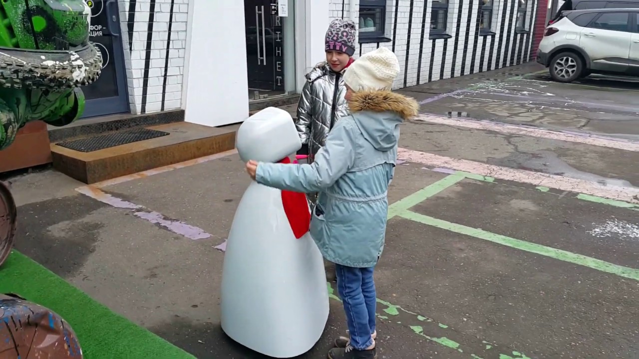 Robot MultiBOT by Z-Robotics, AI-based service droid (English)