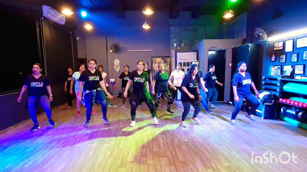 Laal Ghagra | Good Newwz | BollyBeats Fitness | Bhangra Song