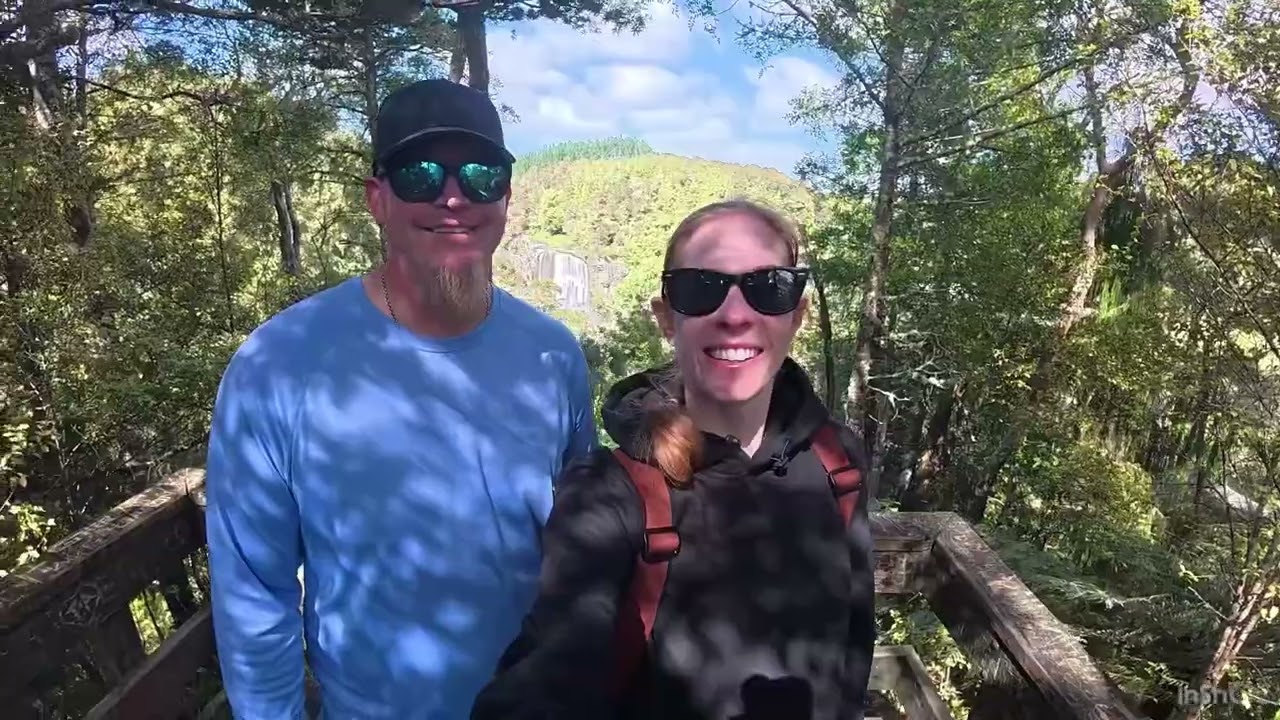 Поход к водопаду Хунуа в регионе Окленд, Новая Зеландия