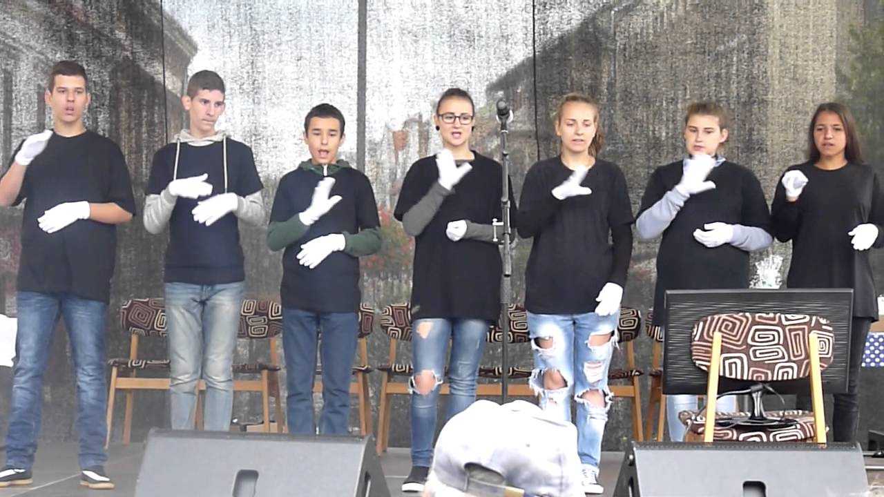 Hallássérült 8. osztály a Siketek Világnapján