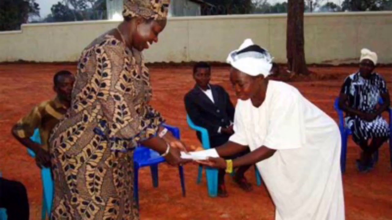 Queen Zee Ft Rocky J - Mama Kumba