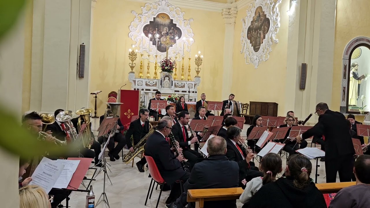PASTORALE ORITANA - autore ignoto Associazione Musicale Città di Oria. Direttore Giovanni Semeraro.