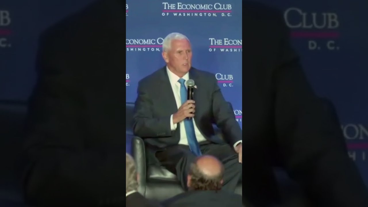 #maga Майк Пенс РАЗОБЛАЧАЕТ ТРАМПА на СЦЕНЕ?! Ему ПЛЕВАТЬ!!