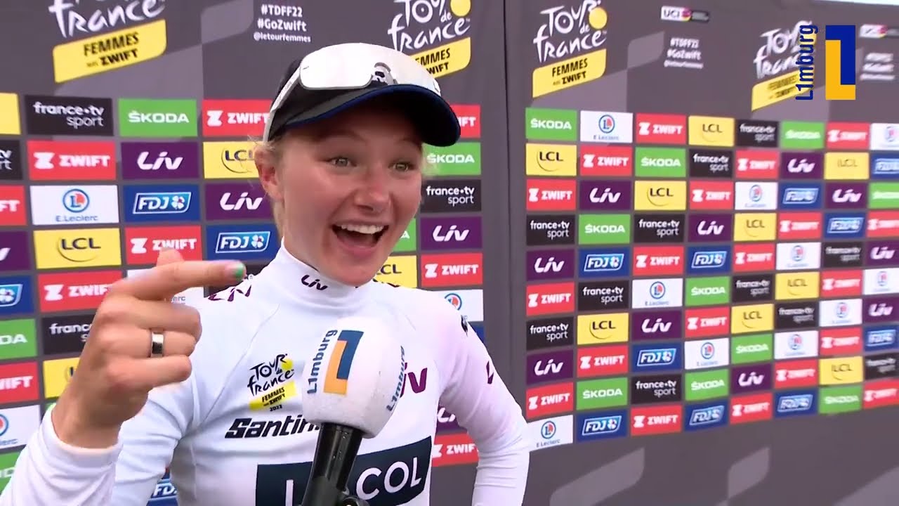 Maike van der Duin in de witte trui in Le Tour Femmes Parijs