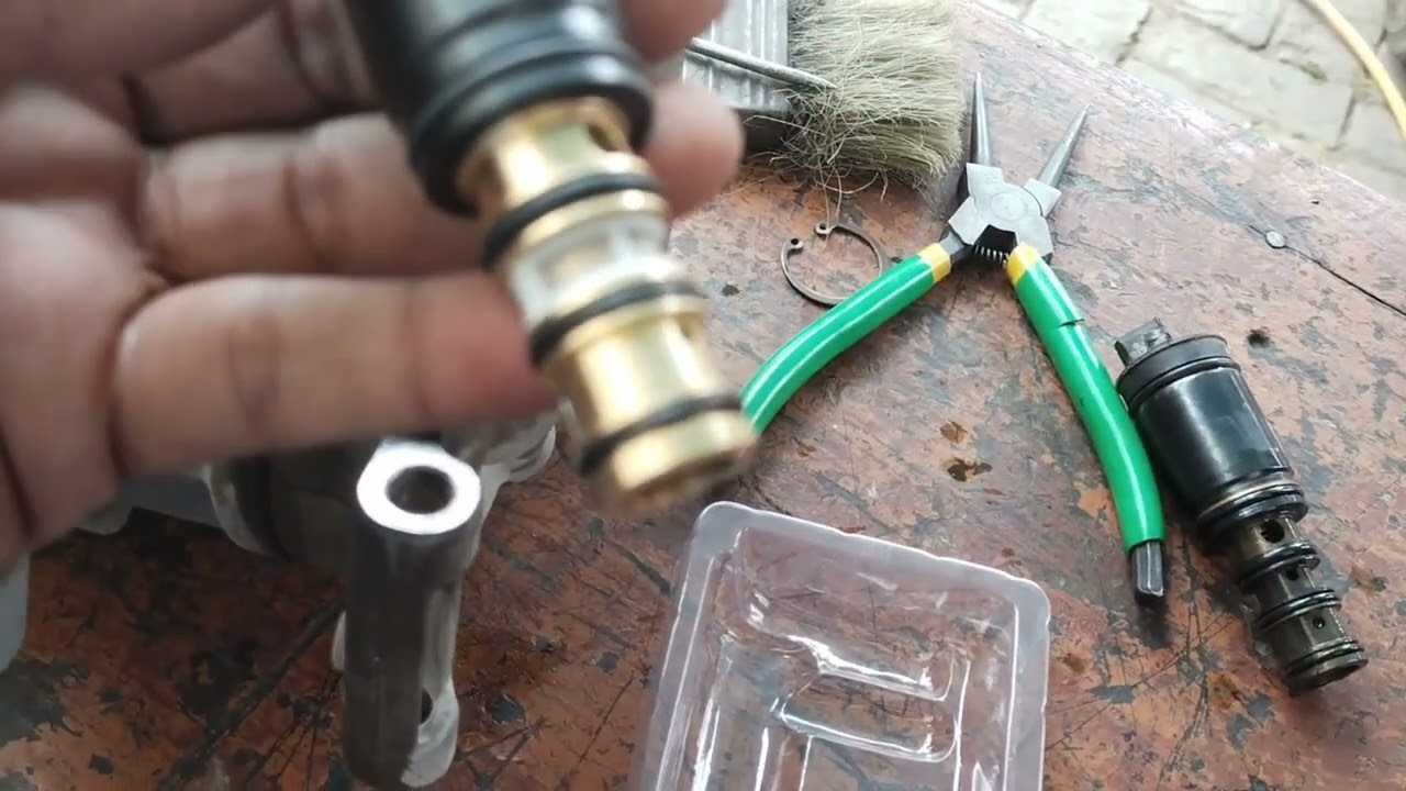how to replace AC compressor sensor Toyota corolla 03136431200