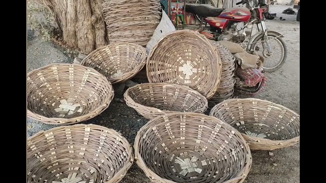 شہتوت سے بنی ٹوکریاں آج بھی استعمال کی جاتی ہیں۔عارفوالا میں بھی بنائی جاتی ہیں