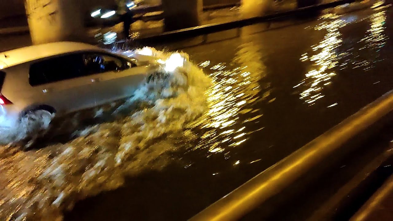 Starkregen und Hagel in Krefeld (NRW) am 31.05.2025 - Krefeld Schwimmt nach Wolkenbruch