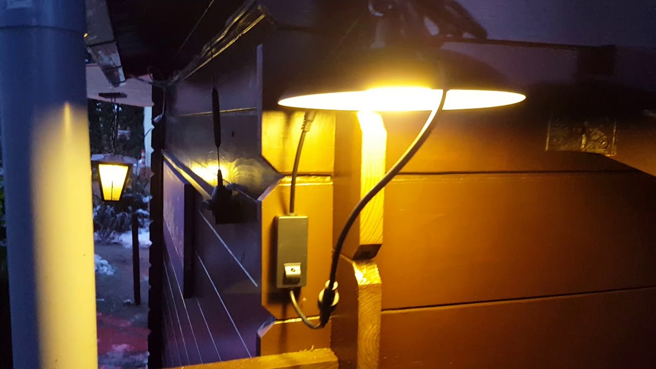 neue Solarlampe am Gartenhaus