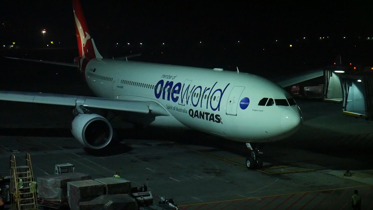 Qantas Bali to Sydney A330-200 Economy Class