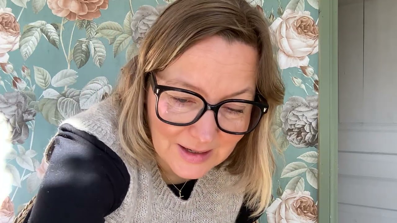 Stickande fru svarvar Oktober 2025, sockor och baby-stickat