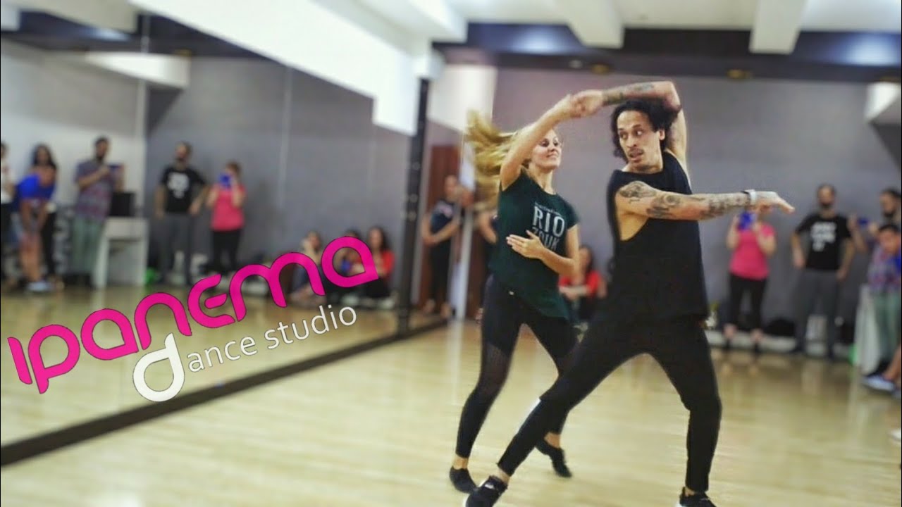 Carlos Oliveira and Anastasia Lyakh. Zouk demo. (Suave)