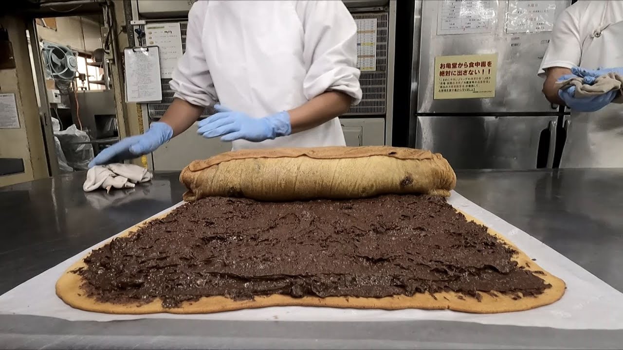 【驚愕】超巨大ブラックサンダーあんまきを作ってみた！【通常の140 倍 8 .5kg】