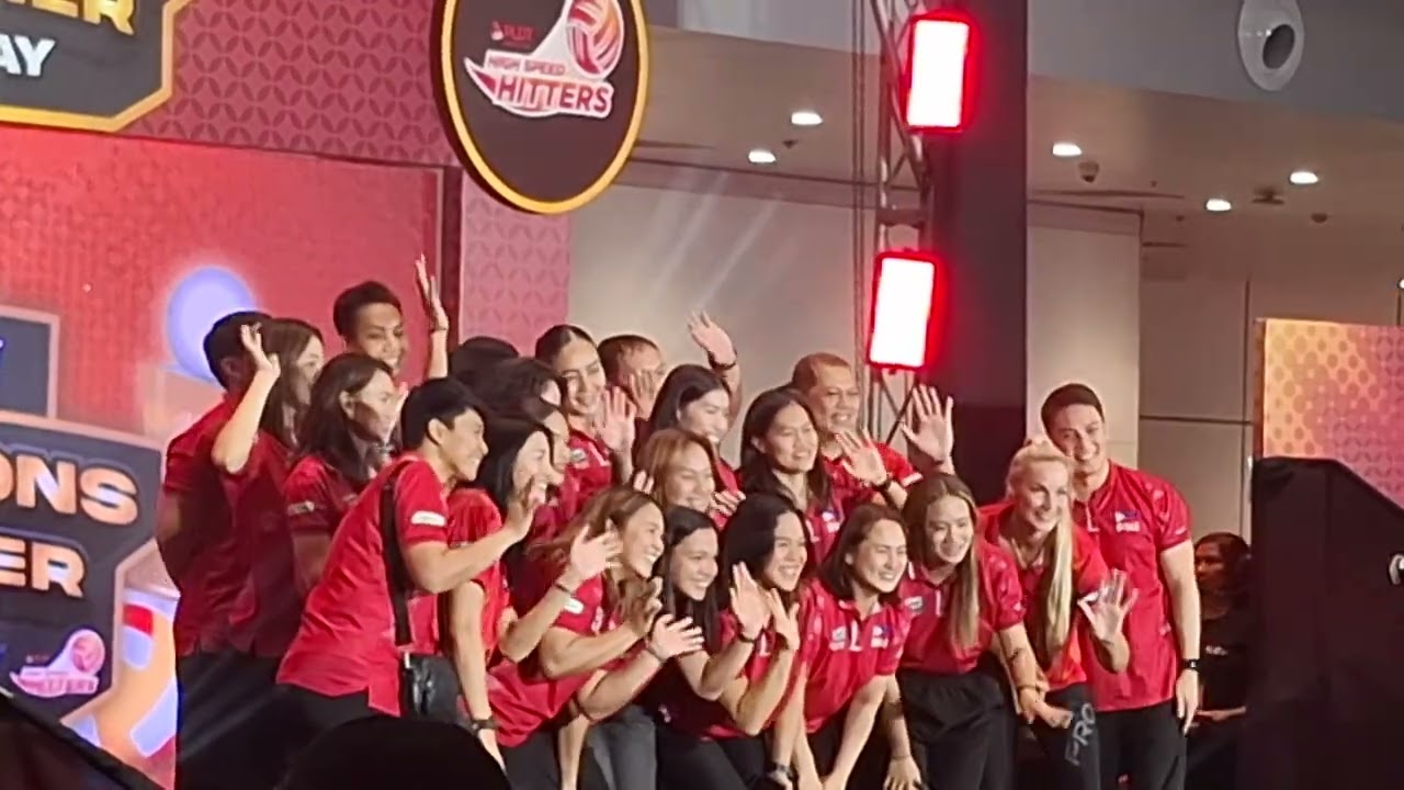 Mika Reyes, Majoy & Savi @ Fans Day PLDT High Speed Hitters