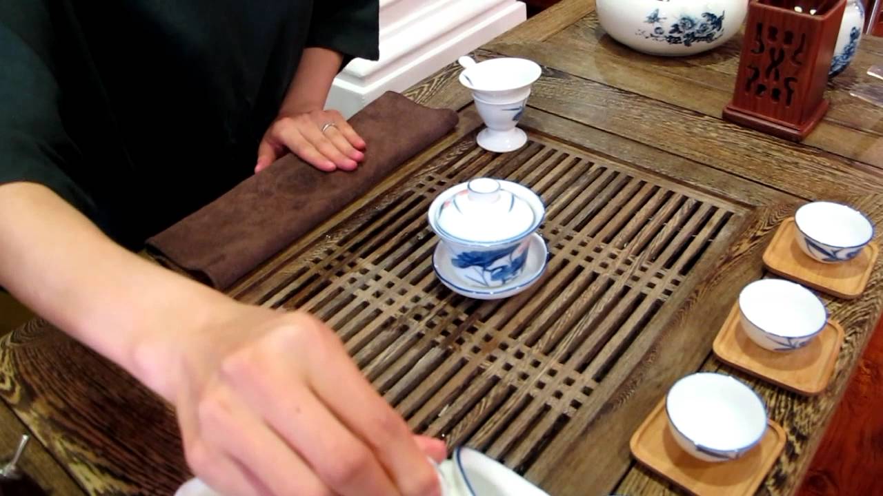 Preparando um chá na China