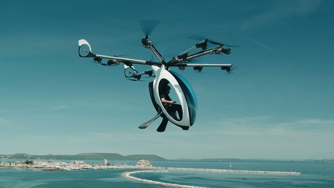 The AirScooter has officially taken off with Franky Zapata on board 🚀