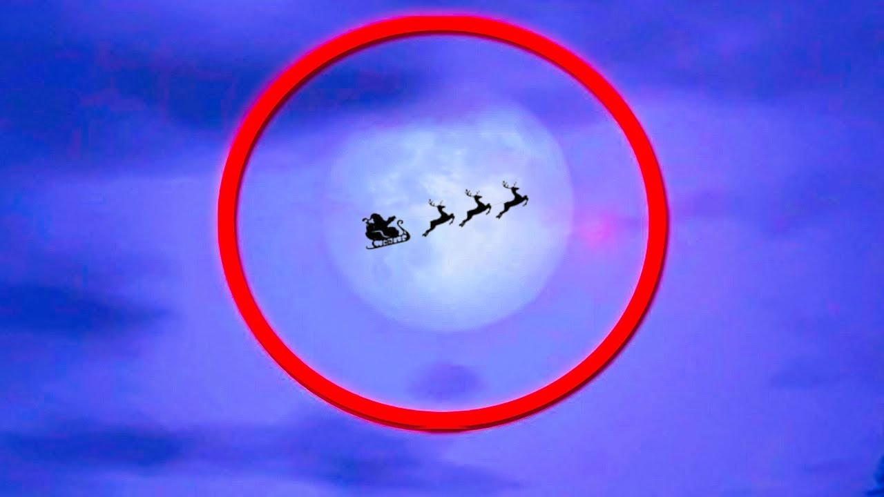 20 Times Santa Claus Was Caught On Camera