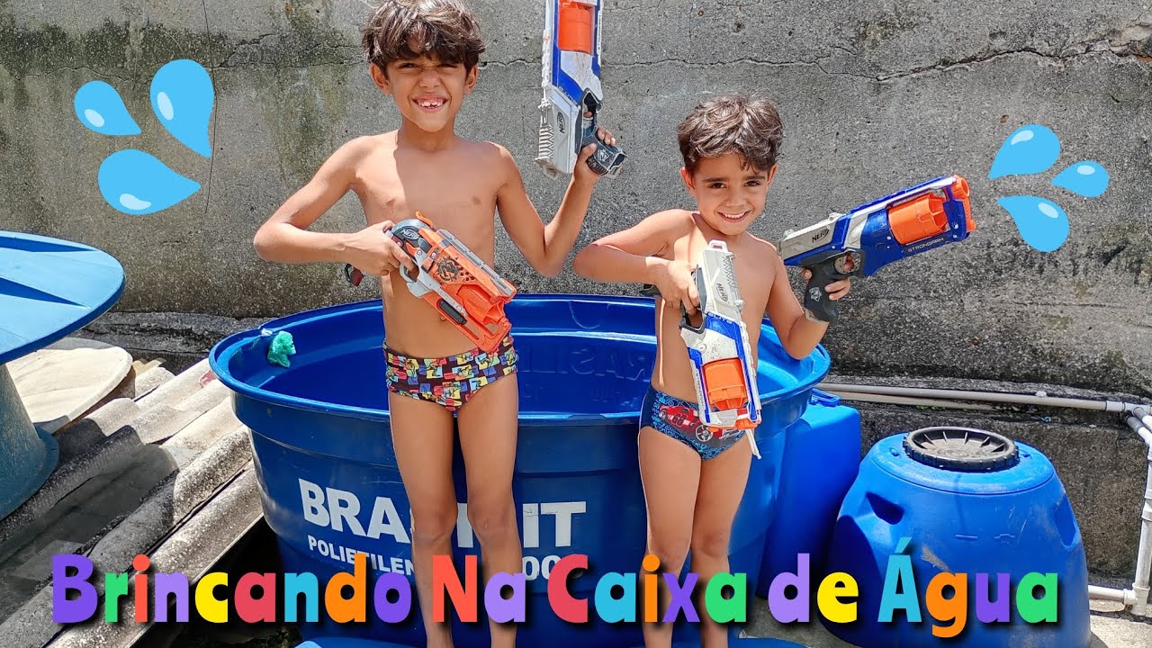 Tomando banho na Caixa d'água