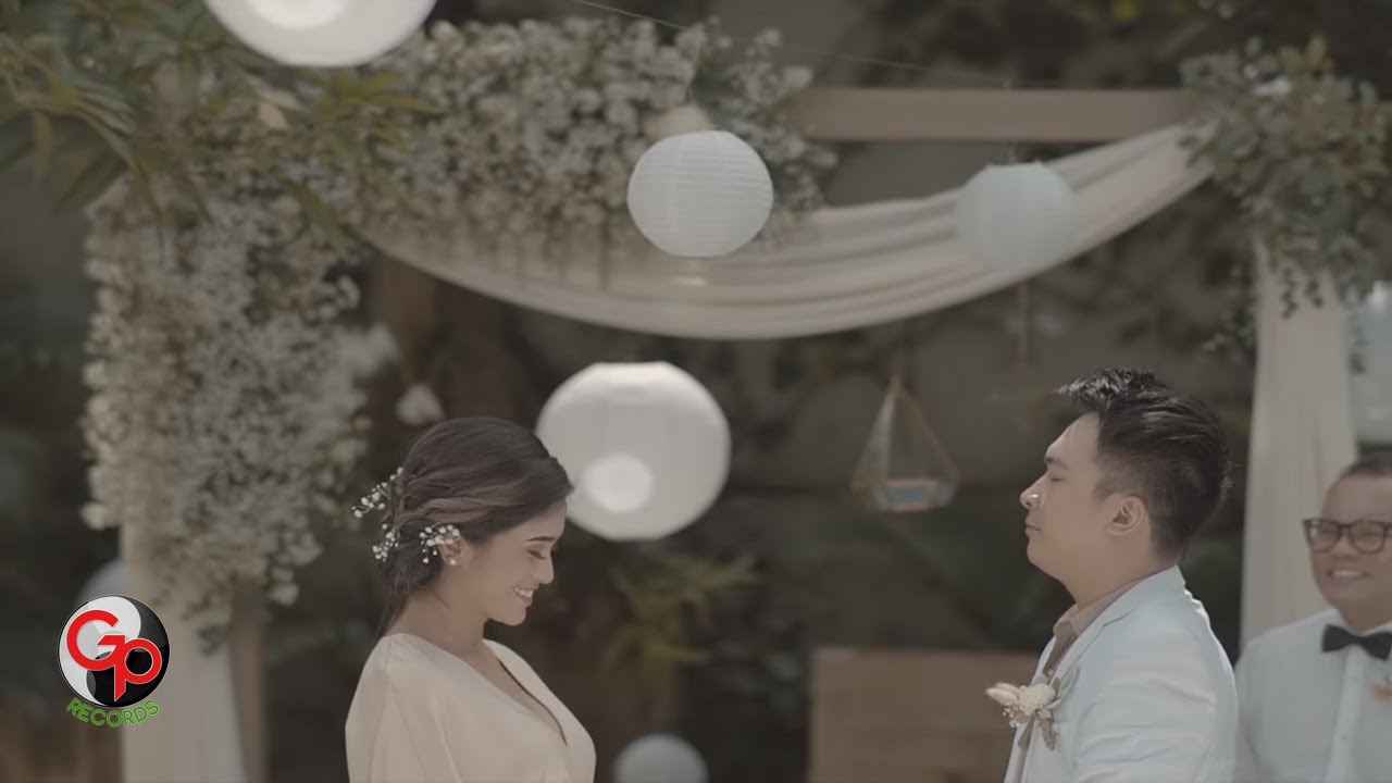 Badai Romantic Project - Terakhir Untuk Selamanya (Official Lyric)