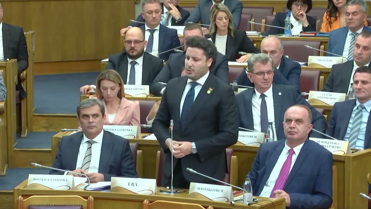 Svađa Abazovića i Spajića na sjednici Skupštine