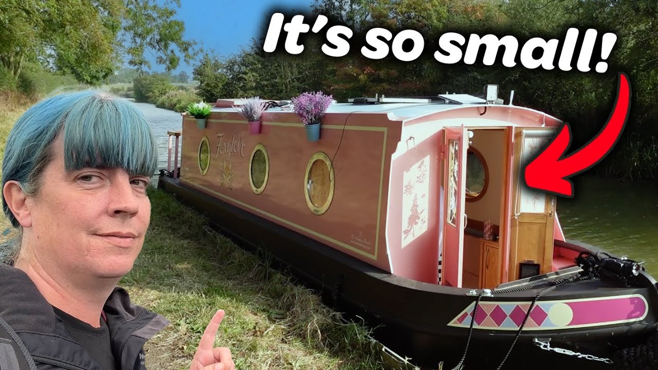 I take a ride on Lorna's TINY narrowboat!