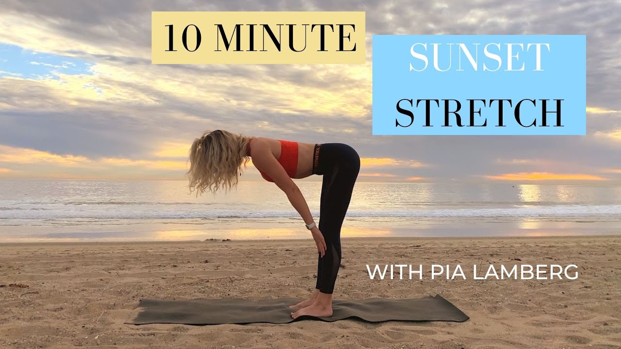 10 MINUTE SUNSET STRETCH @ Santa Monica beach | Pia Lamberg