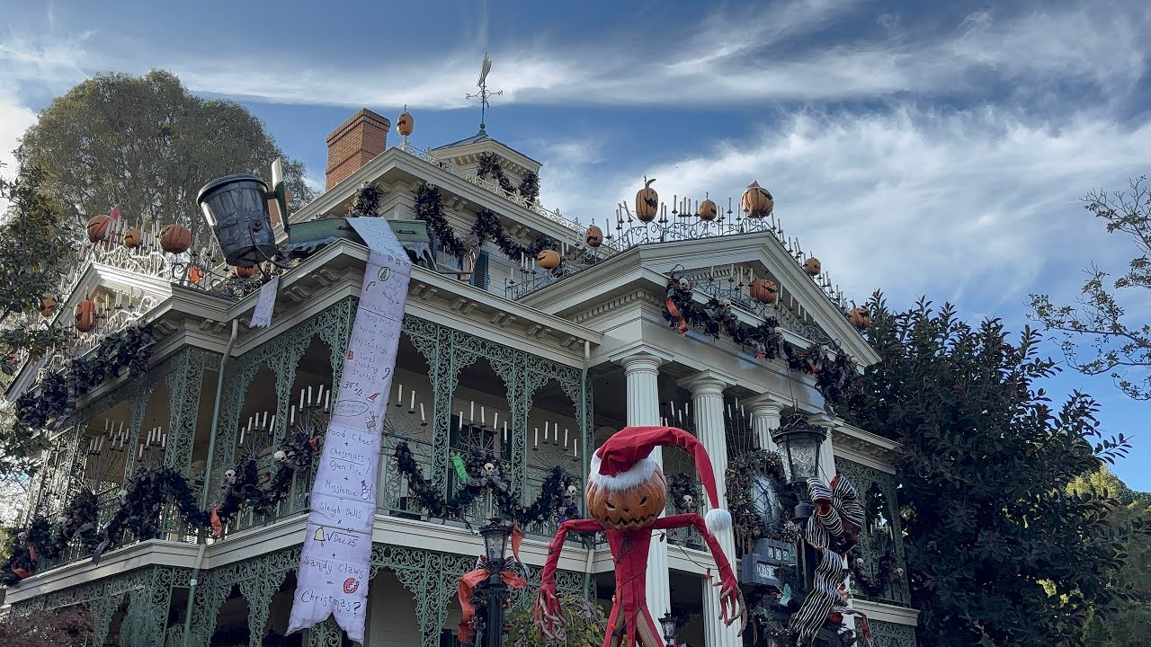 Disneyland: Haunted Mansion Holiday (12/19/2025) 