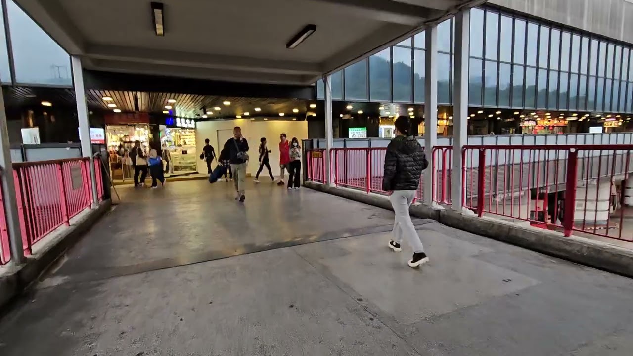 Hong Kong - Tsuen Wan Line - Tsuen Wan - Exit A2 #mrt #green #hongkong #tsuenwanline #tsuenwan