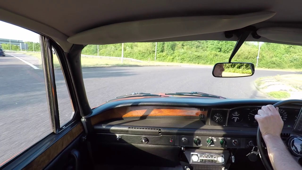 Rover P6 - on board