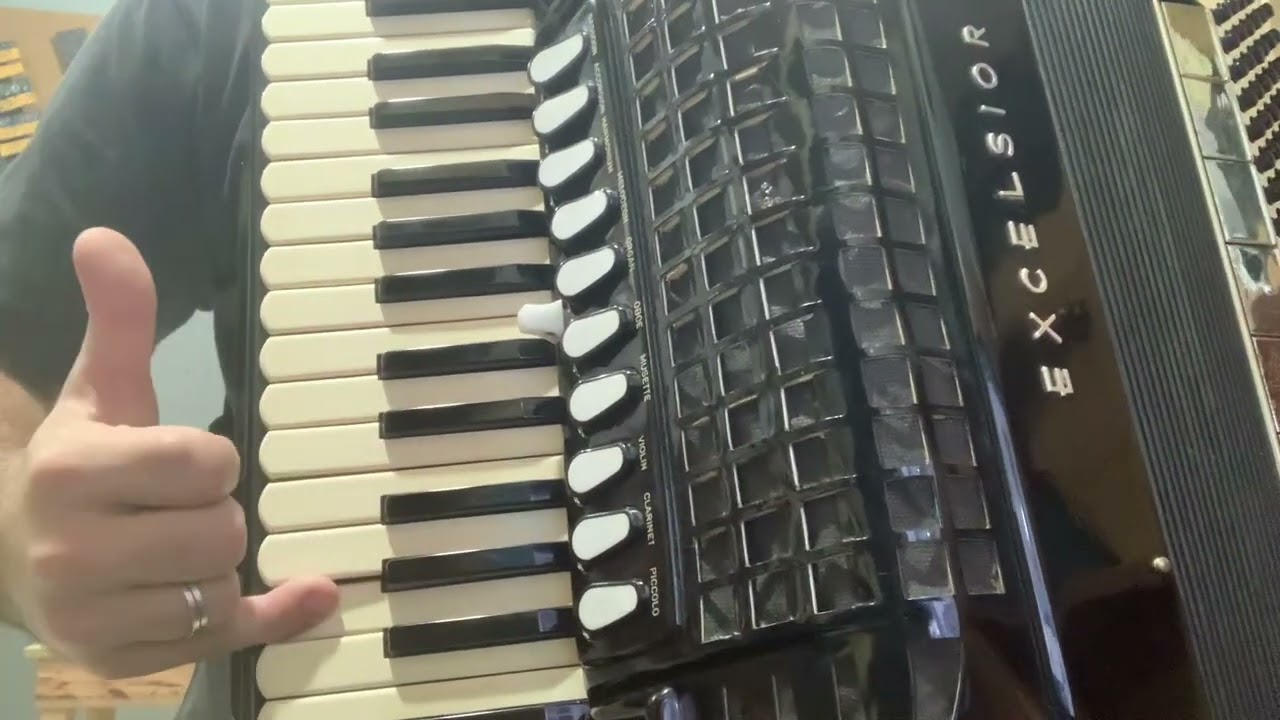 Vídeo aula sanfona fuga da África instrumental parte 1 e 2