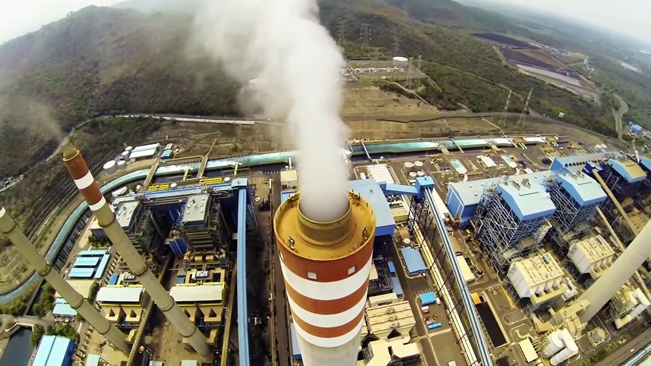 Terbang diatas PLTU Paiton, Indonesia