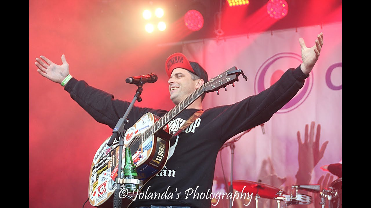 De Hûnekop op it Noardewyn poadium, bevrijdingsfestival 2019
