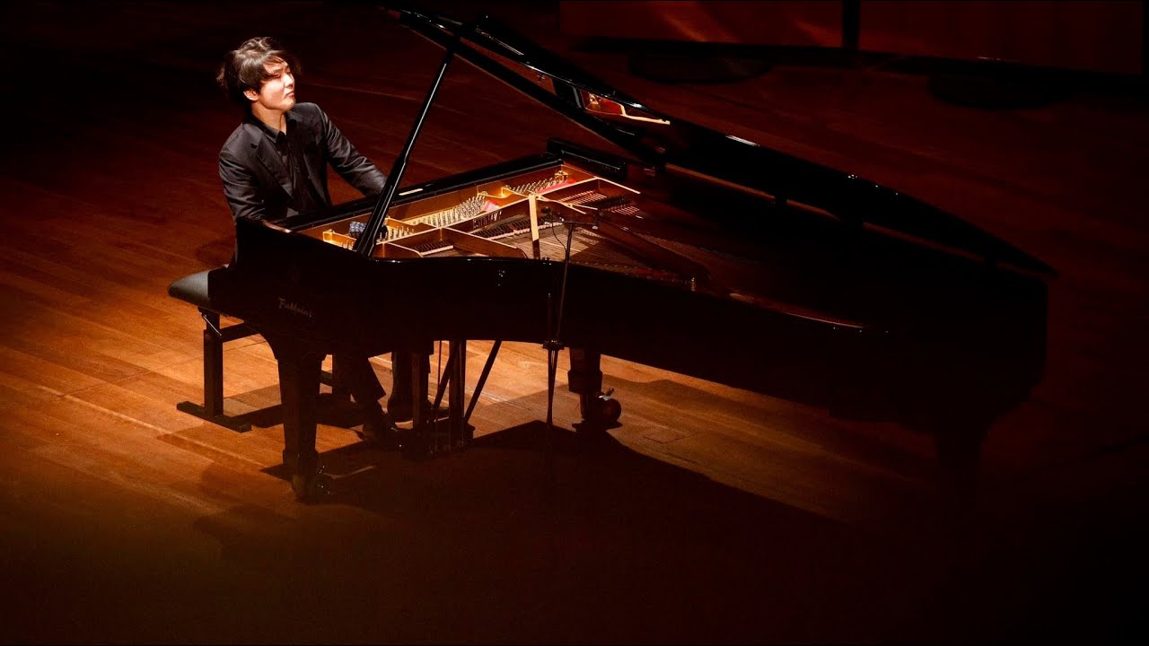 Seong-Jin Cho : Haydn Sonata in E minor, Hob. XVI 34 (20231027 Rome)