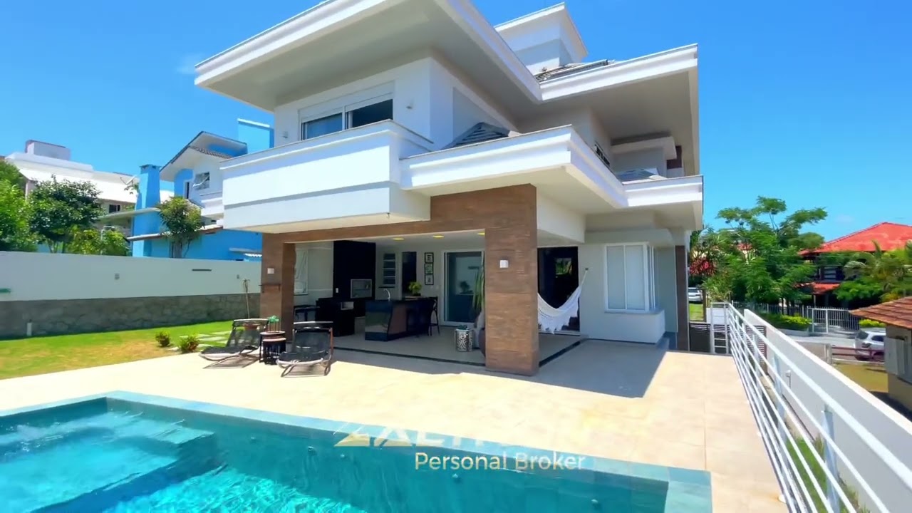 Casa alto padrão finamente decorada por arquiteto, condomínio fechado a metros da praia de ingleses