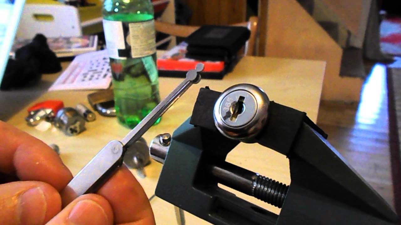TSL22 - Raking a Wafer Lock