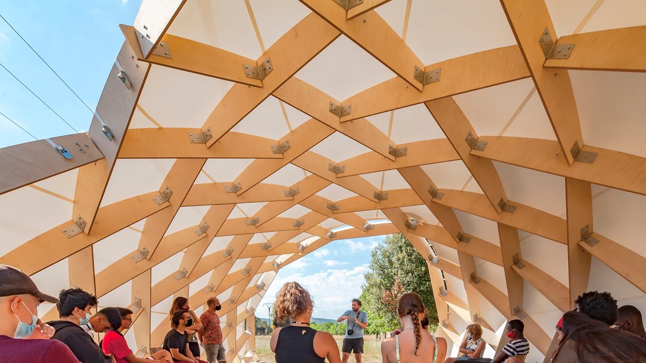 zollingerGridshell. Design and construction of a doubly curved zollinger timber gridshell