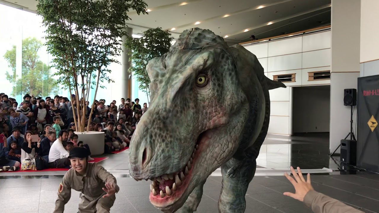 ユタラプトルとティラノサウルス