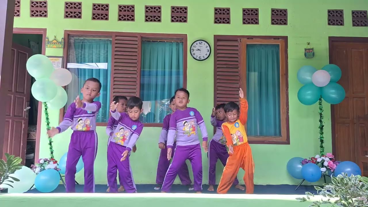 TARIAN JANGKRIK GENGGONG_TK FLY FREE