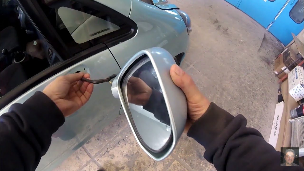 Honda Jazz/Fit  How to Replace a Car Door Mirror