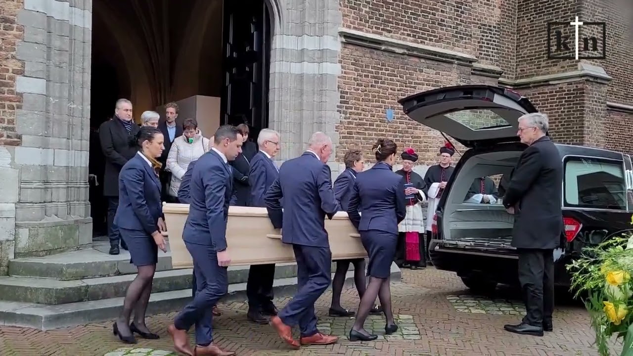 Uitvaart van oud-bisschop Harrie Smeets in Roermond