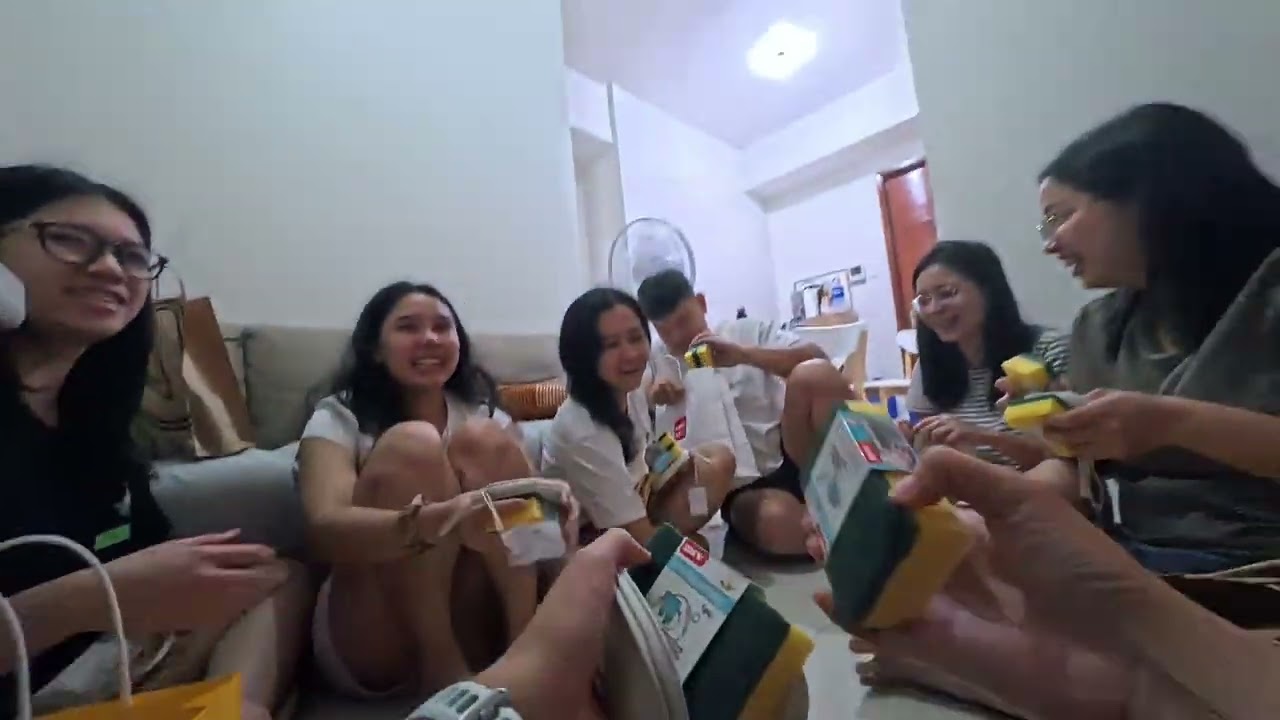Small gifts with friends #foodbuddies