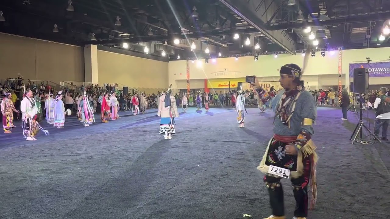 Women’s Appliqué (group 2, song 2) @ Hunting Moon Powwow 2022