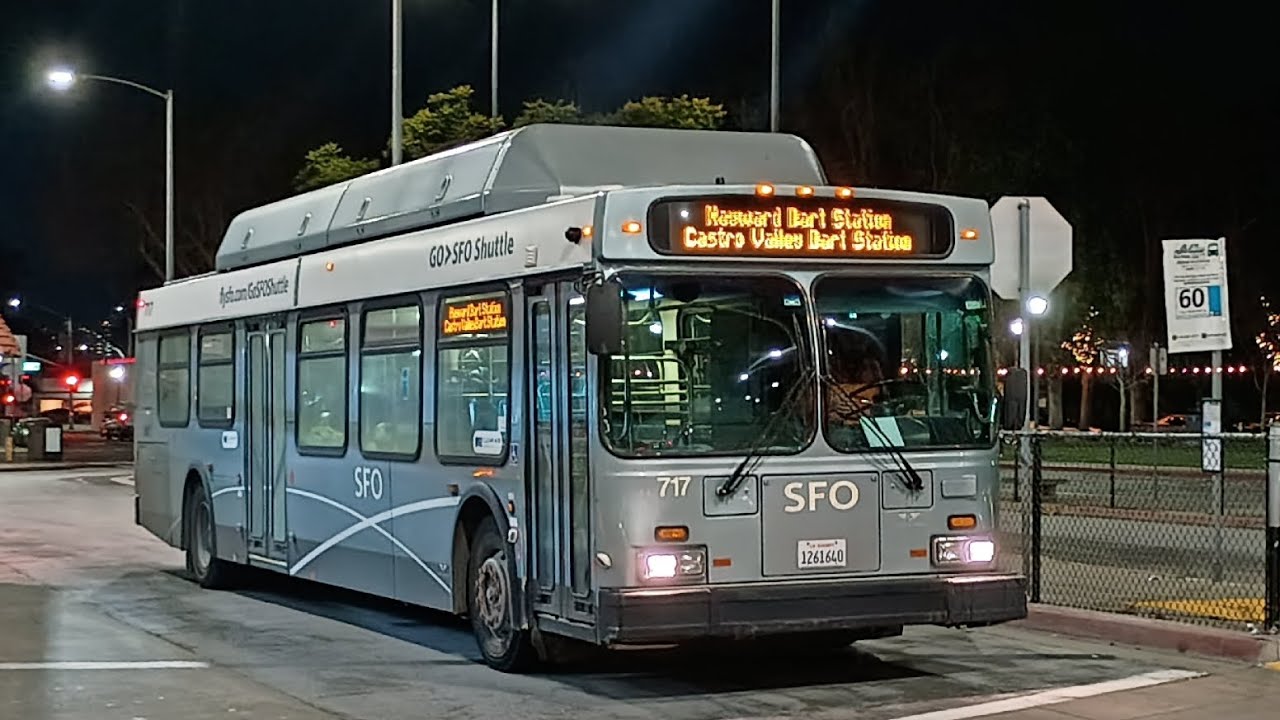 GOSFO Shuttle New Flyer C40LF on route Lot D