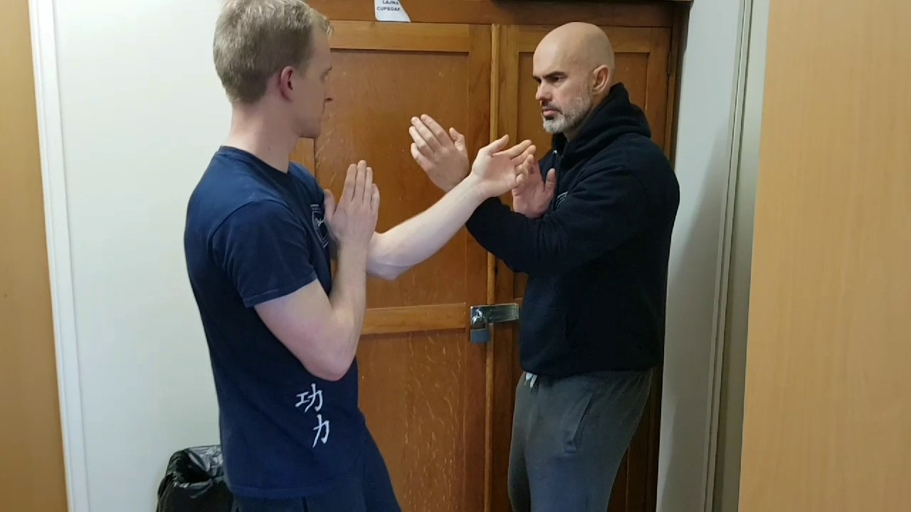 Making the most of a confined space - Gary Lam Wing Chun Nottingham, UK