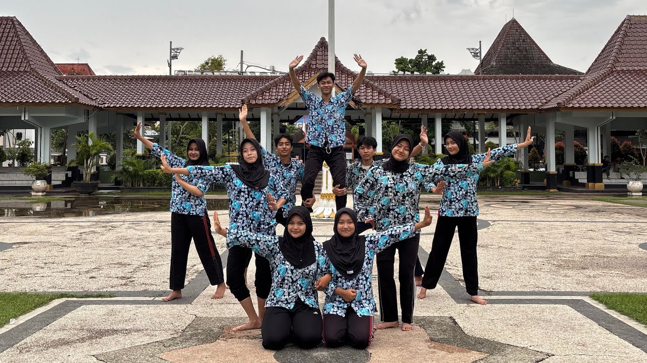 “TARI KREASI NUSANTARA” TUGAS PPKN XI-4