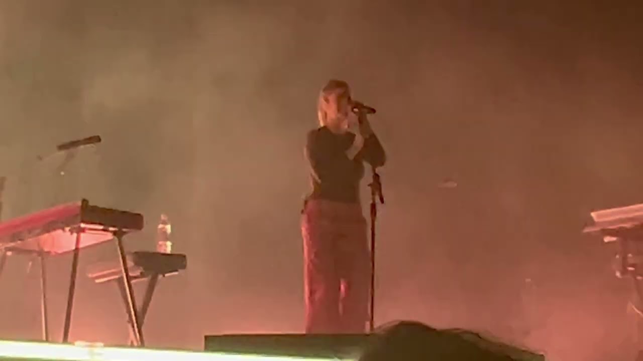 London Grammar - House @ Forest National (Bruxelles, Belgique) 01 NOV. 2024