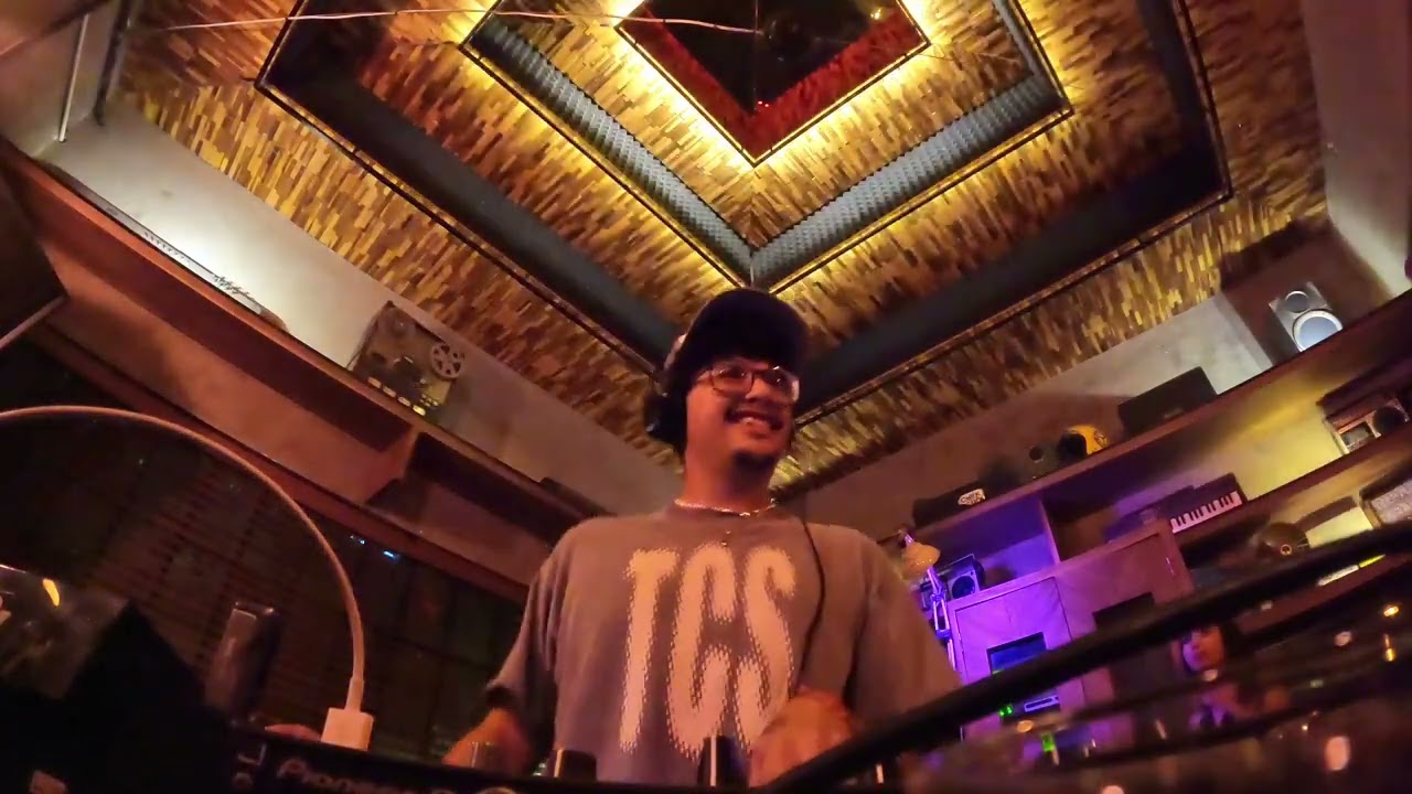 reggaeton hits & classics in cdmx at discourse (departamento)