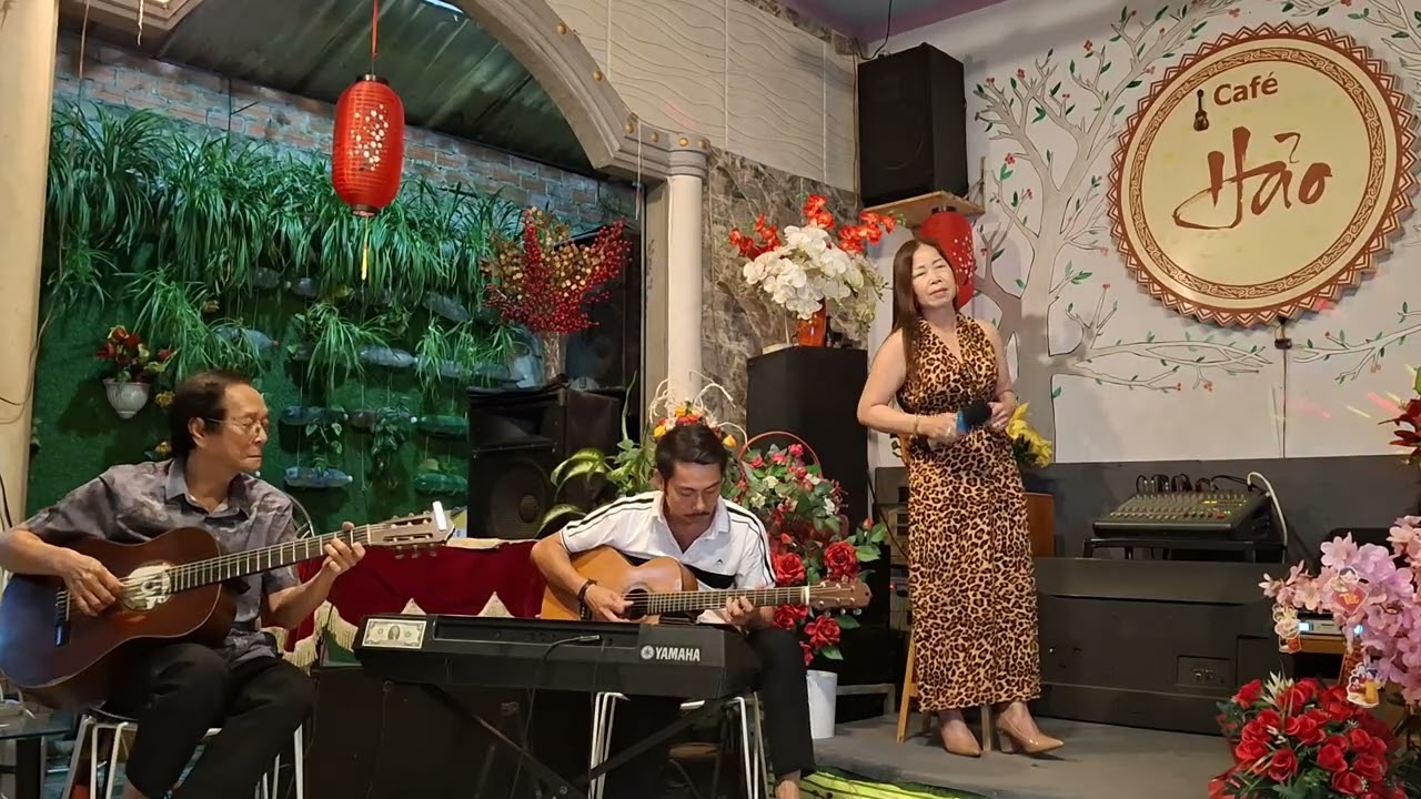Em là con thuyền  cô đơn.tb  Thúy